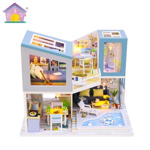 Mini House DIY dengan Perabot